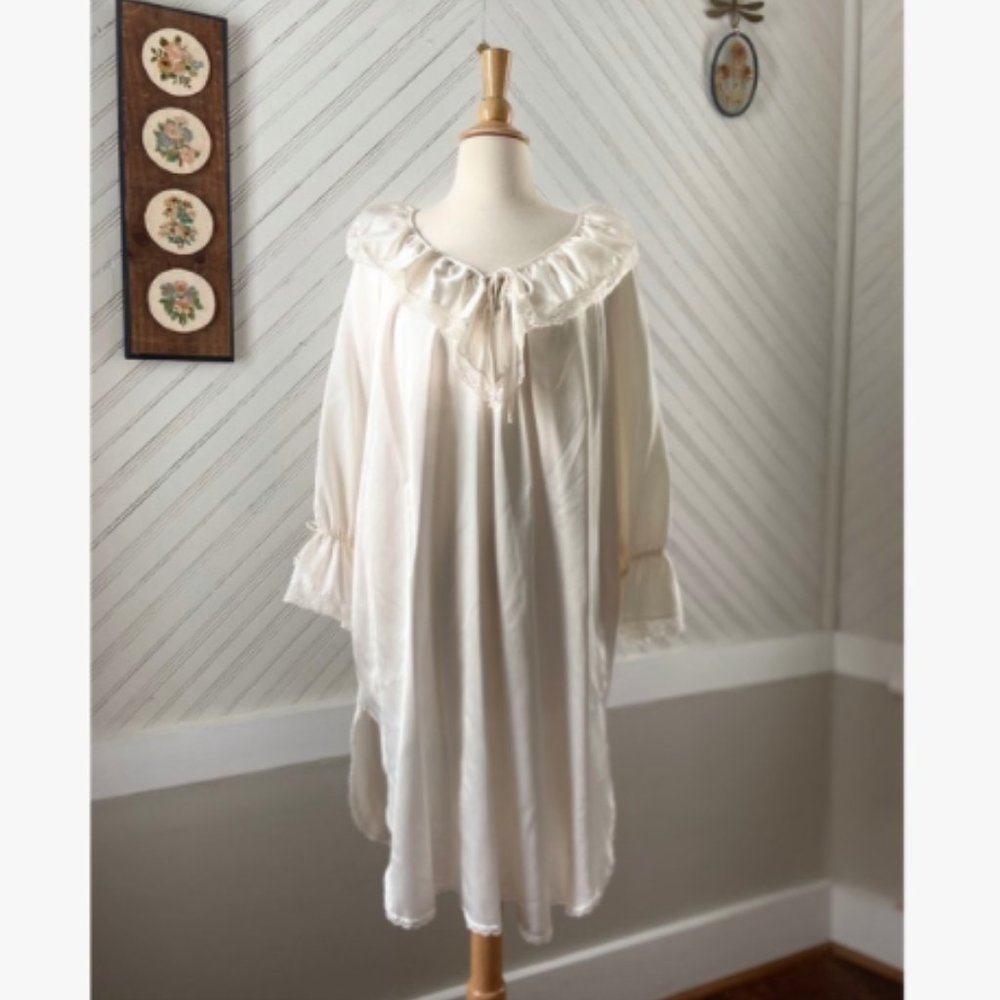 Satin Night gown in Ivory